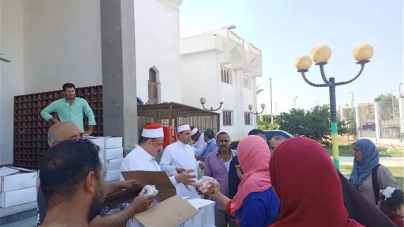 الأوقاف توزع 4 طن من لحوم صكوك الأضاحي في الإسماعيلية..صور