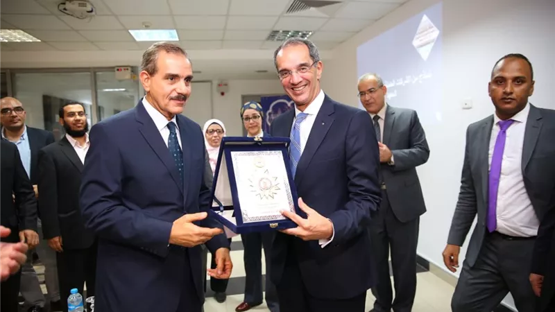 تعاون معهد تكنولوجيا المعلومات وهندسة اسيوط لاعداد تدريب تطبيقي للطلاب