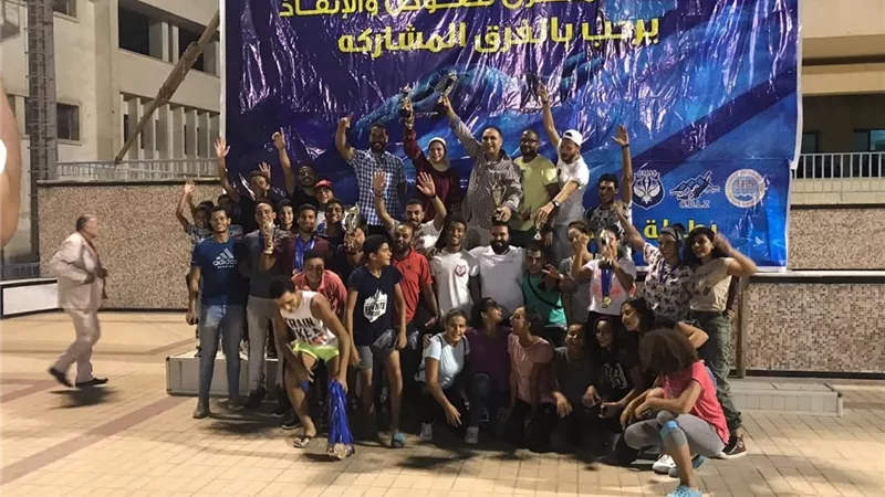 الغابة بطل القاهرة الصيفية للسباحة بالزعانف
