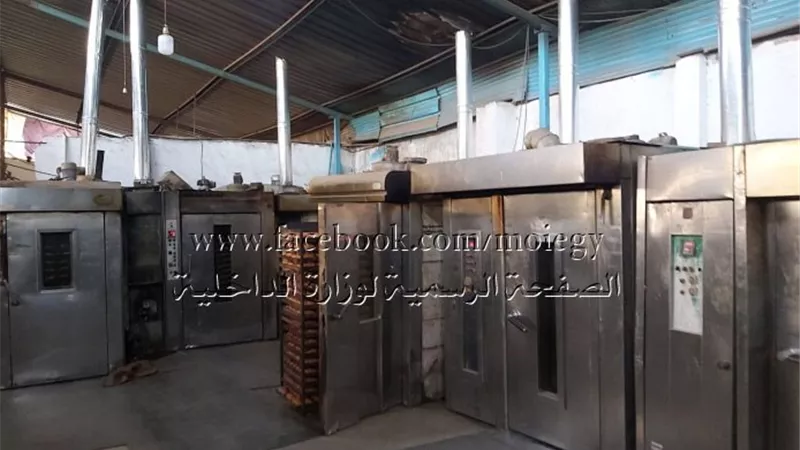 ضبط 3.5 طن مستلزمات مخبوزات غير صالحة للاستهلاك بمصنع فى الجيزة