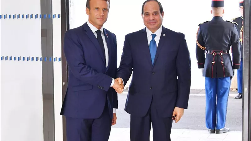 الرئيس السيسي يلتقي نظيره الفرنسي ماكرون بعد قليل