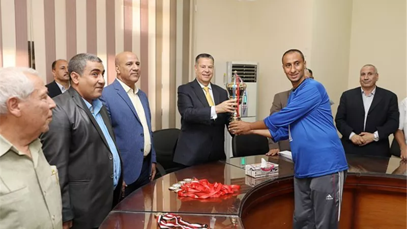 محافظ بني سويف يكرم المتميزين رياضياً من نادي متحدي الإعاقة