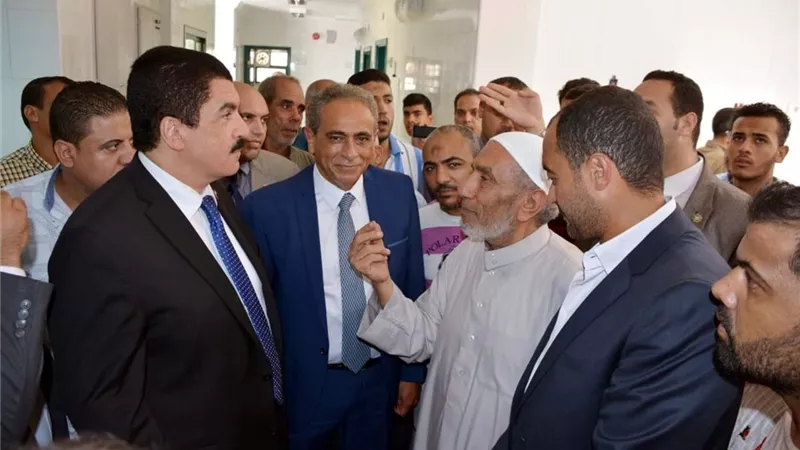 محافظ القليوبية يتفقد مشروعات قطاعي التعليم والصحة بقليوب وبنها ويأمر بمطبات صناعية في مدخل جمجرة الجديدة