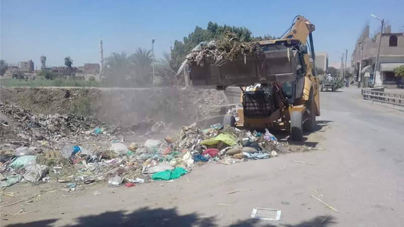 رفع ألف طن قمامة ومخلفات صلبة بمراكز سوهاج ..صور