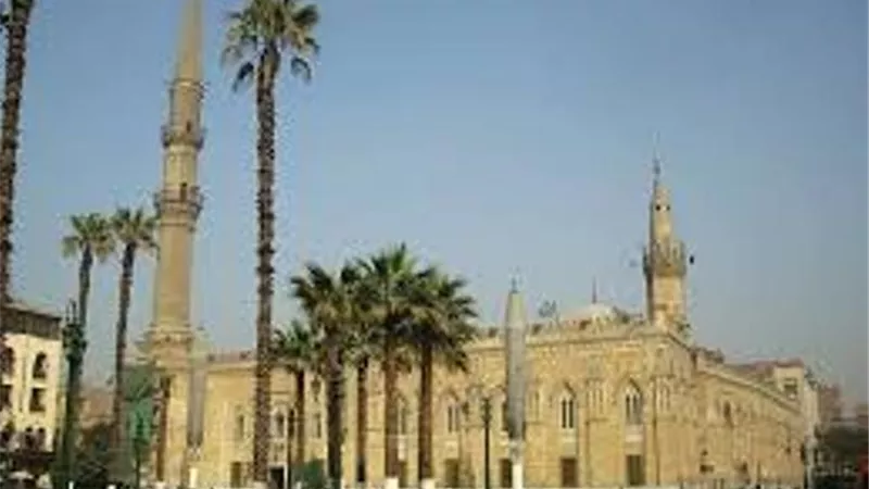 مدبولى: تكليف من الرئيس بتطوير مسجد الحسين ليلائم مكانته الدينية والتاريخية