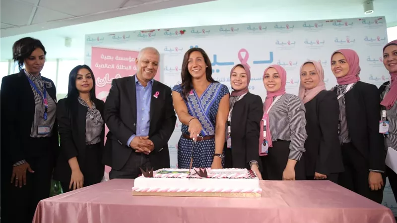 فريدة عثمان تمنح 9 من ميدالياتها لمحاربات بهية .. صور