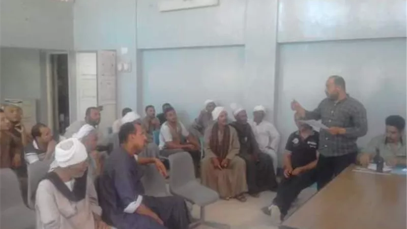 قرعة لتوزيع أكشاك سوق الباعه الجائلين بمركز الغنايم بأسيوط