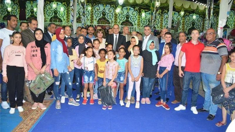 فى معرض أهلا بالمدارس ٠٠انسانية المحافظ ٠٠تهزم جحود رجال الأعمال بالغربية بالضربة القاضية