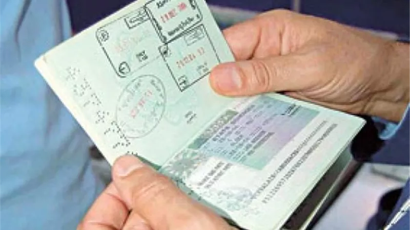 ضبط 3 أشخاص بالغربية بسبب تأشيرة مزورة