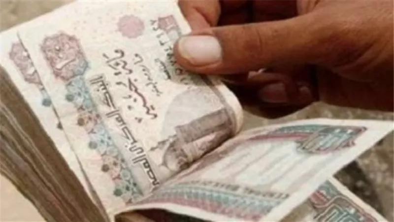 ضبط أجنبي اثناء شرائه أحذية بعملات مزيفة فى الدقهلية