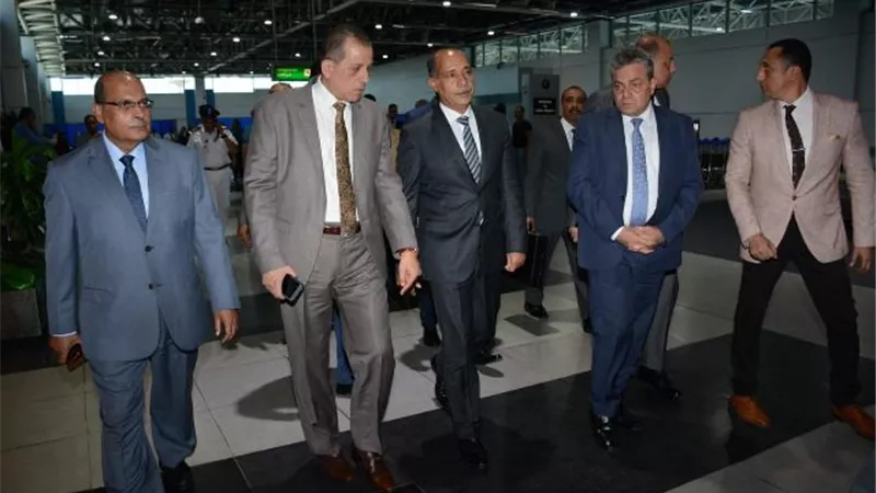 انشاء صالة لاستقبال وتوديع المسافرين ومبانى إدارية وتطوير بوابات الدخول والخروج بمطار سوهاج