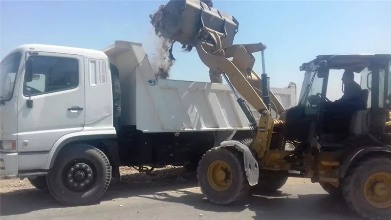 تمهيد طريق سوهاج ـ ساقلته ورفع 20 طن مخلفات