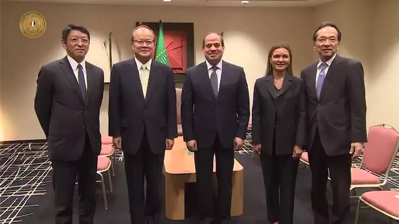 الرئيس السيسي يلتقي رئيس حزب 