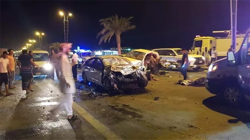 مصرع وإصابة 14 شخصا فى حادث تصادم 3 سيارات على الطريق الصحراوى بطيبة شمال الأقصر