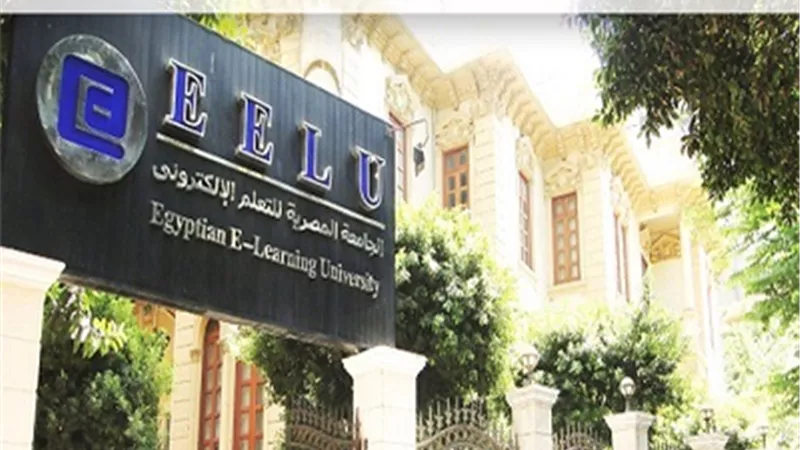 الالكترونية الاهلية تحتفل بتخريج 204 طالب بكليتي الحاسبات وادارة الاعمال