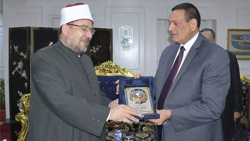 بالصور.. محافظ البحيرة خلال استقباله وزير الأوقاف