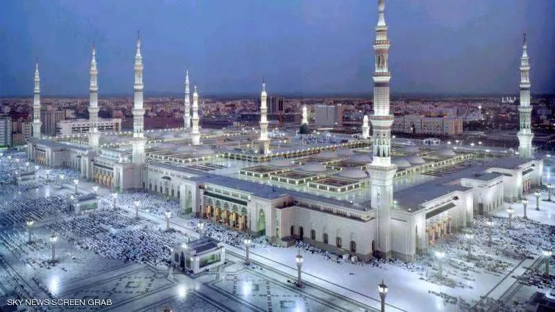 خليفة سات يرصد الحرم النبوي.. بصورة فضائية