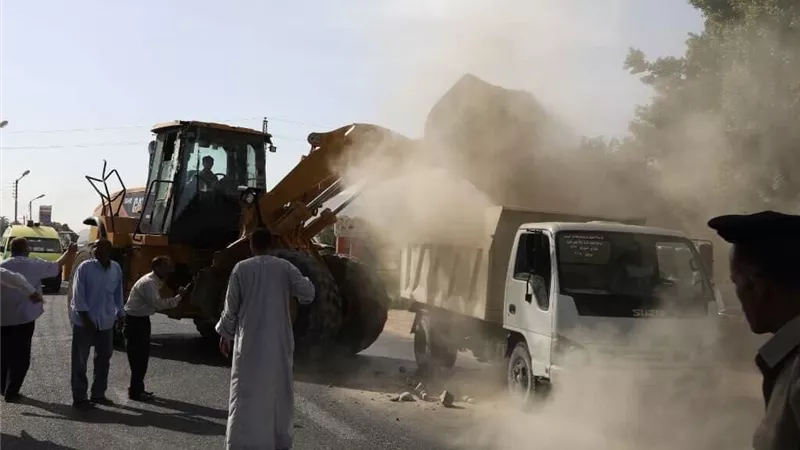إزالات فورية لـ41 حالة تعدي وبناء مخالف في المهد بسوهاج