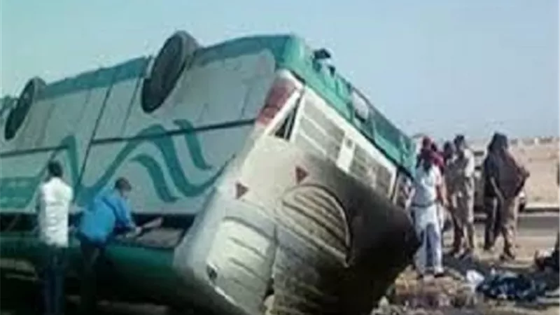 إصابة 11شخص أثر إنقلاب أتوبيس بطريق شبرا بنها الحر