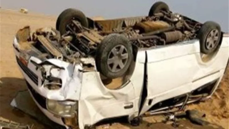 كثافات مرورية بسبب انقلاب ميكروباص بالعياط