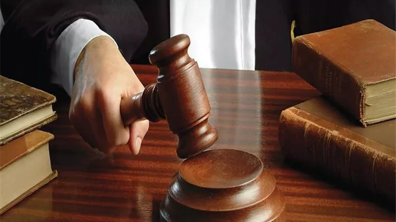 تأجيل محاكمة 6 باكستانيين وإيراني في جلب 2 طن هيروين بالبحر الأحمر