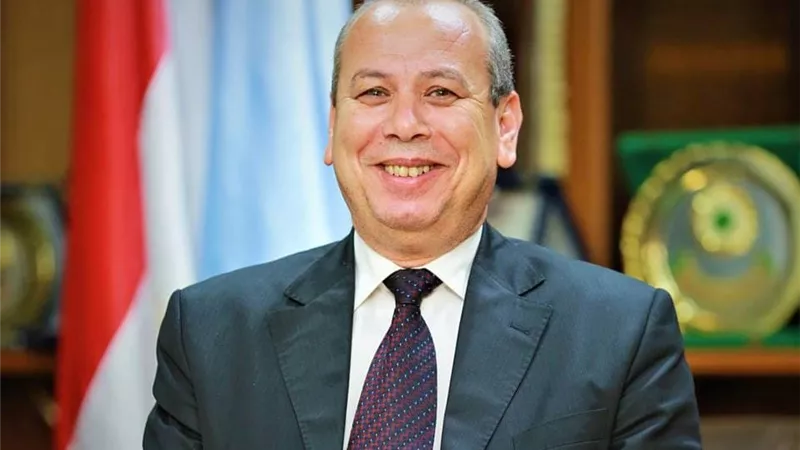 محافظ كفر الشيخ على رأس حملة مكبرة للنظافة بحي غرب