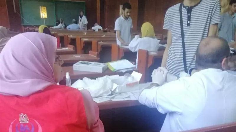 الكشف على 978 طالبا ببني سويف ضمن مبادرة 100 مليون صحة