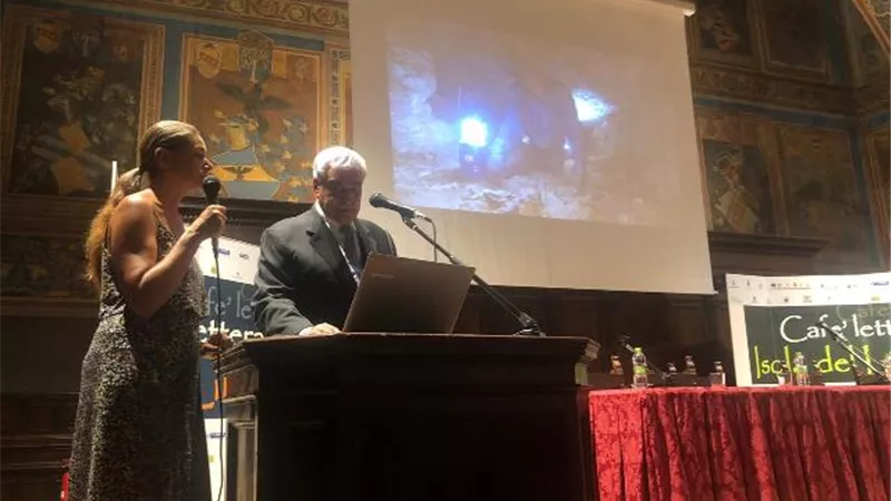 زاهي حواس يكشف أسرار الفراعنة بجامعة بروجيا الإيطالية ويدعوهم لزيارة مصر