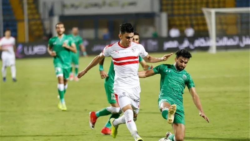 مسئولو الزمالك يحفزون اللاعبين قبل مباراة بيراميدز