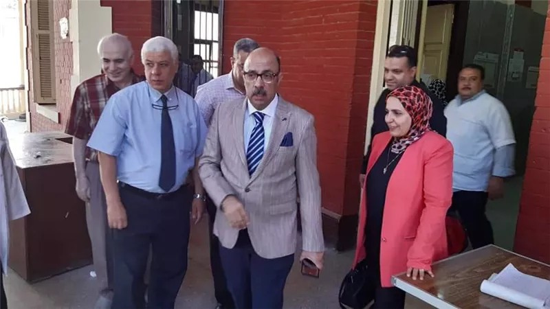 وكيل صحة أسيوط يتفقد مستشفى الصدر