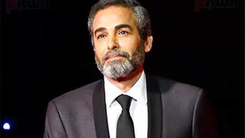 أحمد عبد العزيز يتحدث عن كواليس مهرجان المسرح فى الراديو ٩٠٩٠.. الليلة