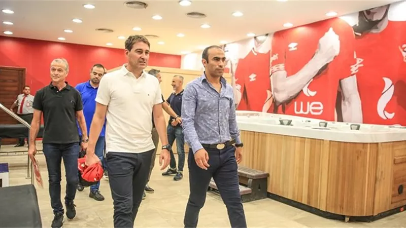 فايلر يطلب مباراتين وديتين للأهلى استعدادا لبطل غينيا