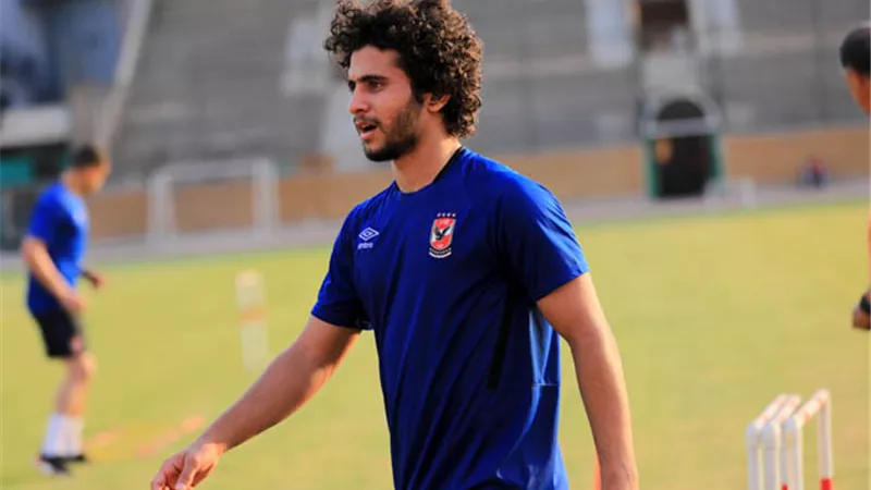 المدير الفني للأهلي يطمئن على حالة محمد محمود