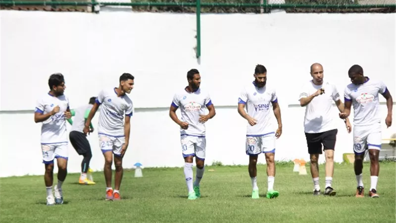 جرافيتي يجمل سور ملعب تدريب الدراويش في الإسماعيلية
