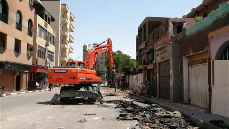 رفع 480 متر مكعب مخلفات بمشروع تطوير كورنيش الأقصر