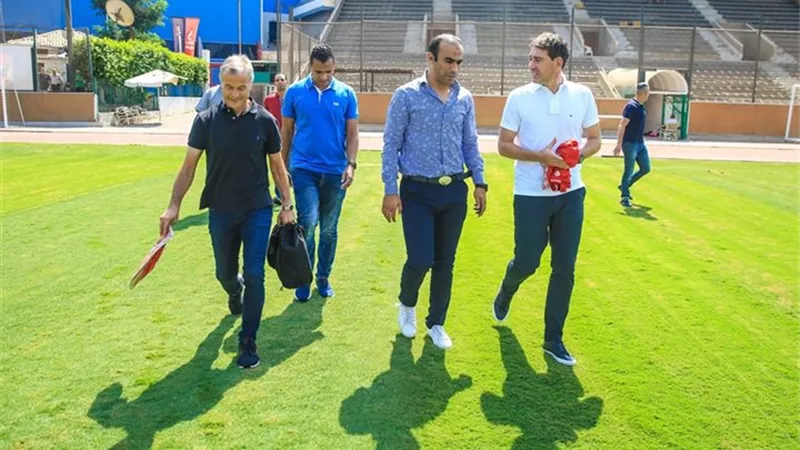 جولة تفقدية لمدرب الأهلى الجديد داخل منشآت القلعة الحمراء.. صور