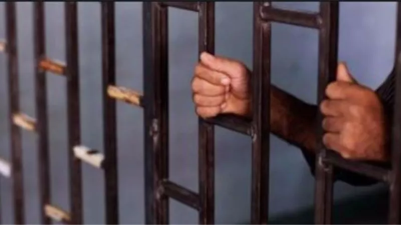 حبس عامل جراج 15 يوما علي ذمة التحقيقات لشروعه في قتل زميله بالخصوص
