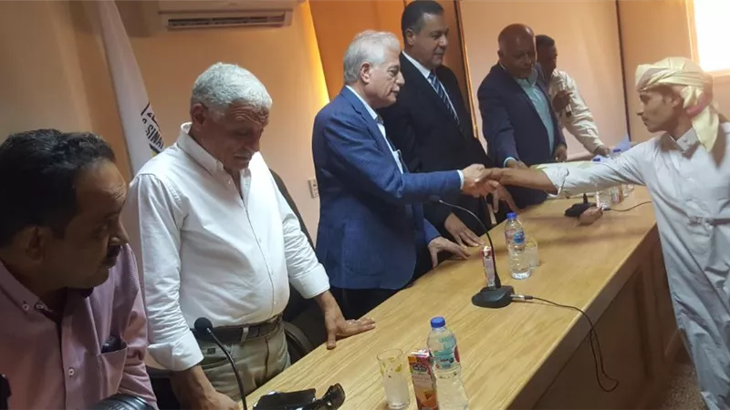 ٢ملعب كرة قدم بتكلفة ٣ مليون وفصل جديد للتمريض