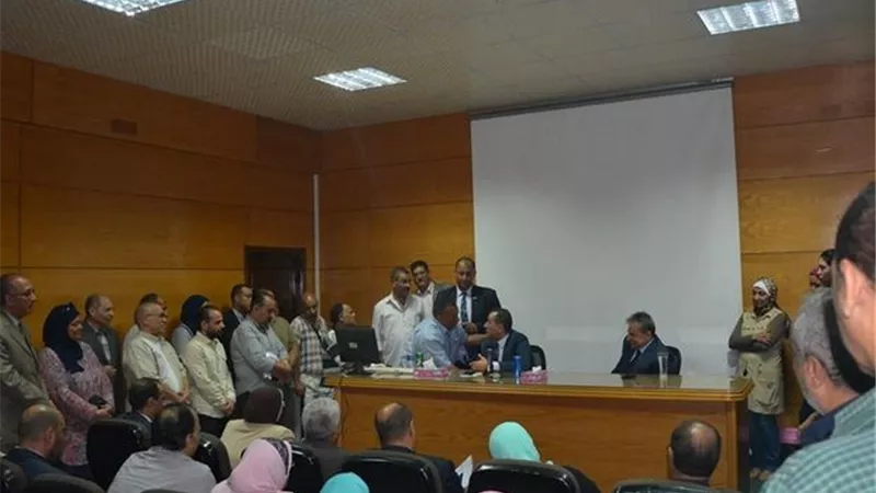 جنينة وفوزي يجتمعان بالعاملين بشركة ميناء القاهرة الجوى