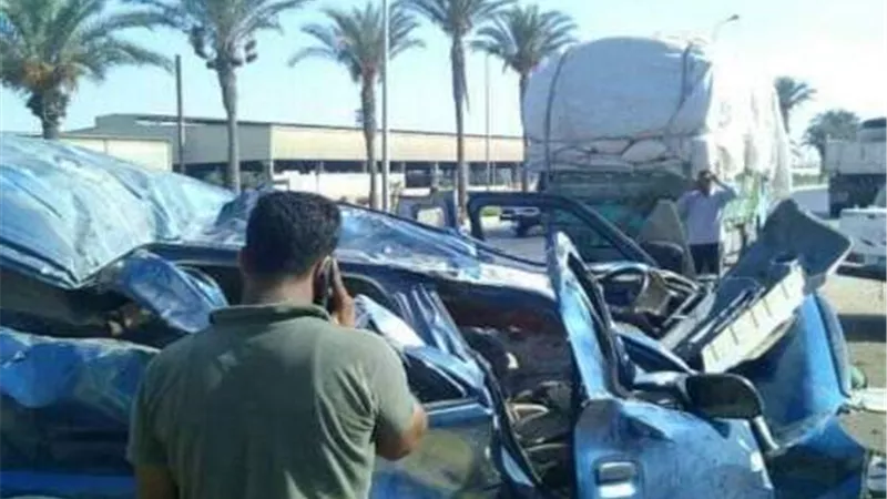 مصرع 4 وإصابة 5 في انقلاب سيارة أجرة على طريق مدينة السادات بالمنوفية