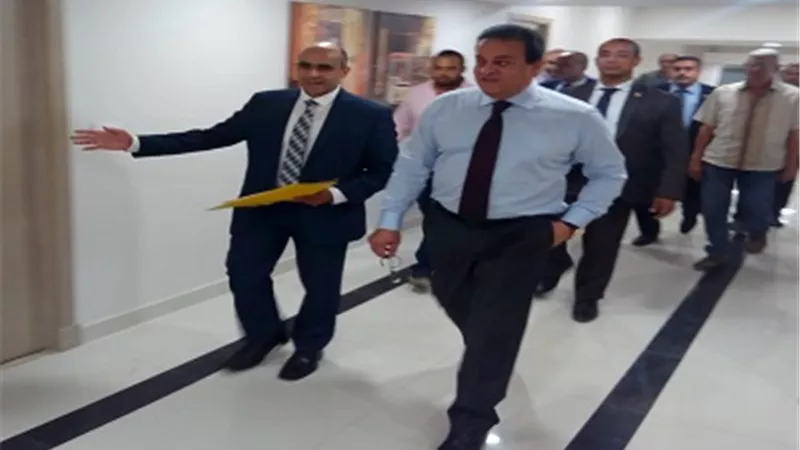 وزير التعليم العالي يتفقد المقر الجديد للإدارة المركزية للبعثات