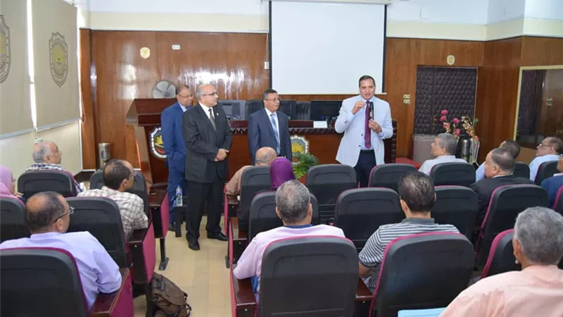 ١٨ إدارة بجامعة سوهاج تتنافس على جائزة 