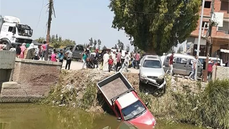 اصابة 11 شخص في حادث تصادم 4 سيارات علي طريق الموت في البحيرة .. صور
