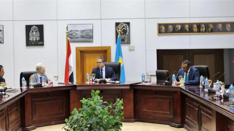 وزير الآثار يناقش مع السفير الياباني مستجدات المتحف الكبير.. وقروض بـ٧٥٠ مليون دولار لتشغيله