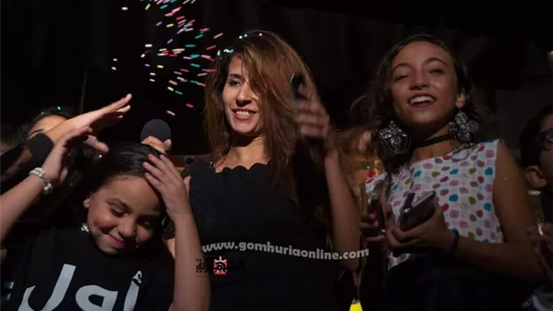 عرض مسرحى لفريق 