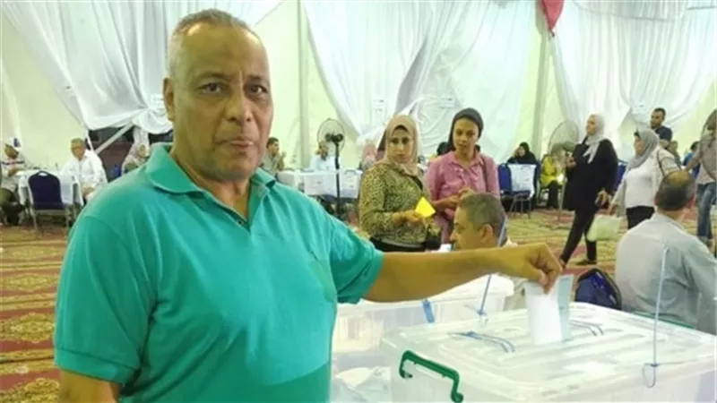 قاسم ابراهيم يدلى بصوته فى الجمعية العمومية لنادى الزمالك