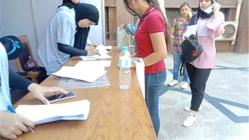 استمرار تقديم الطلاب الجدد باداب عين شمس
