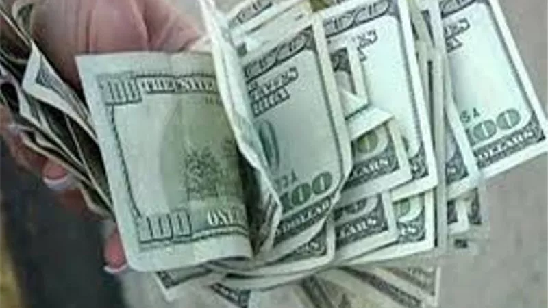 ضبط صاحب محل لاتجاره فى النقد الاجنبى بمصر القديمة