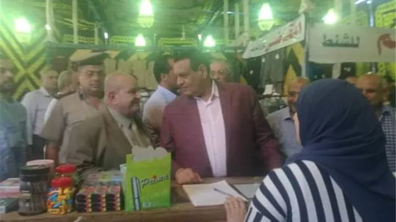 محافظ البحيرة يفتتح معرض أهلا مدارس ..صور