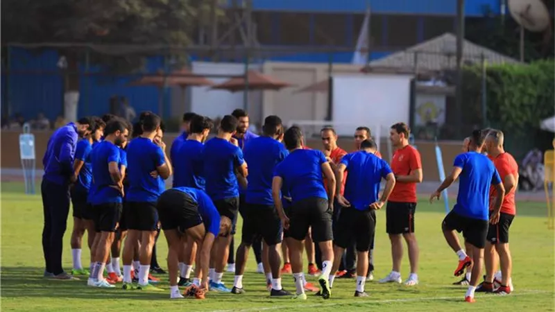 فايلر يخصص فقرة تدريبية على الكرات العرضية في مران الأهلي